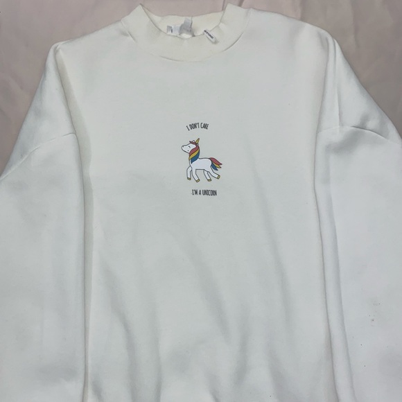 white oversized sweatshirt - Picture 3 of 3